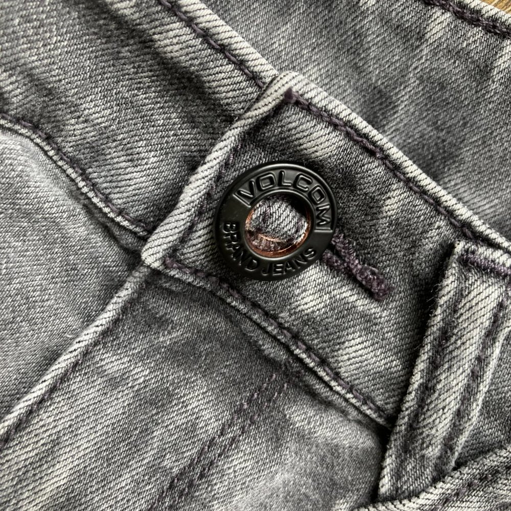 Volcom 2 X Vorta Charcoal Jeans Size 28 - image 4